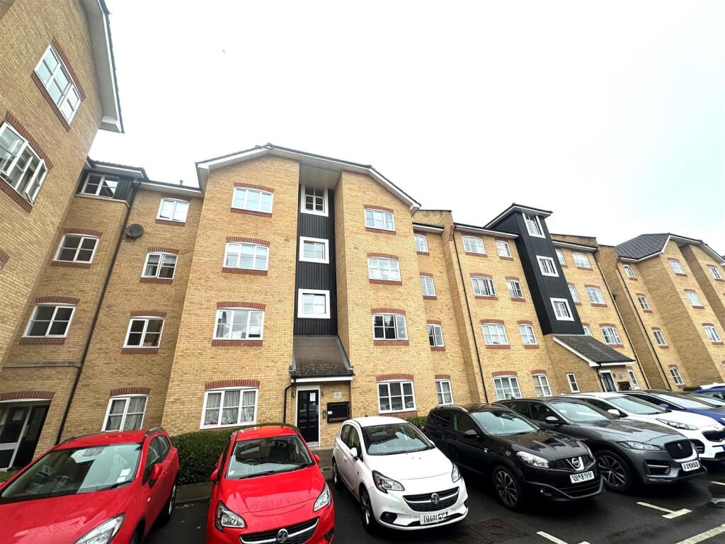 Main image of property: Stephenson Wharf, Hemel Hempstead