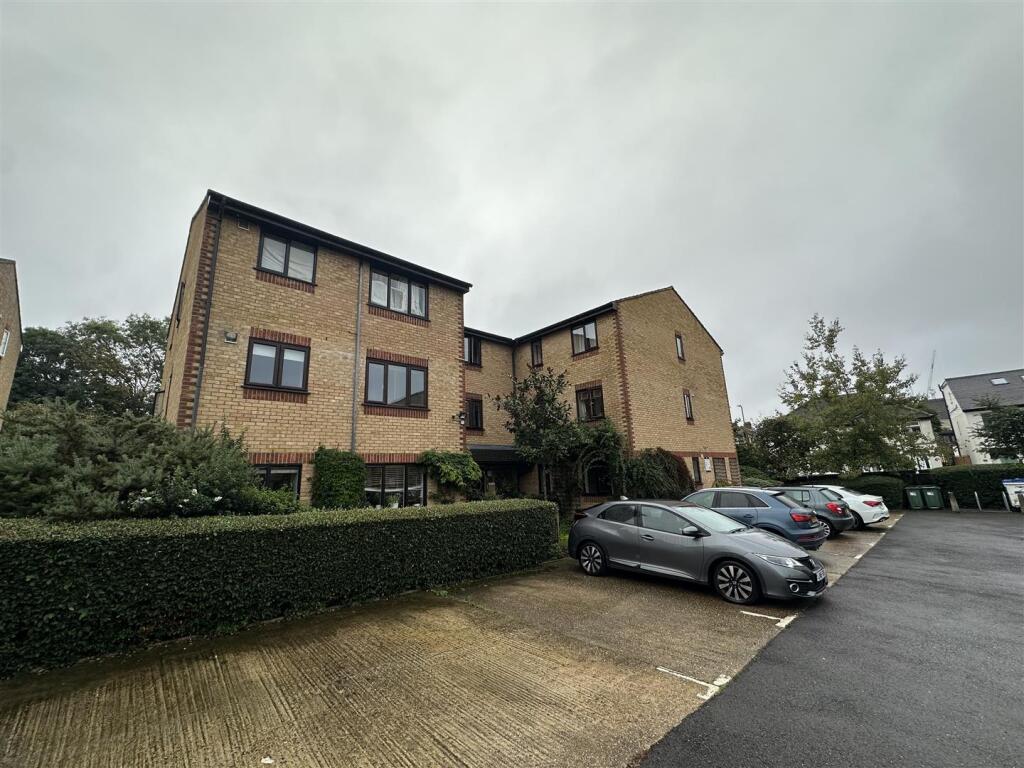 Main image of property: Chiswell Court, Watford
