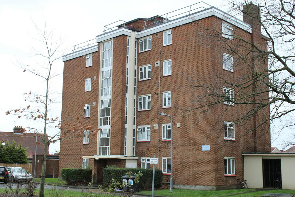 2 bedroom ground floor flat