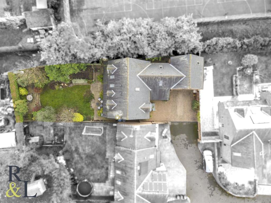 4 bedroom detached house for sale in Saddlers Gate, Radcliffe On Trent