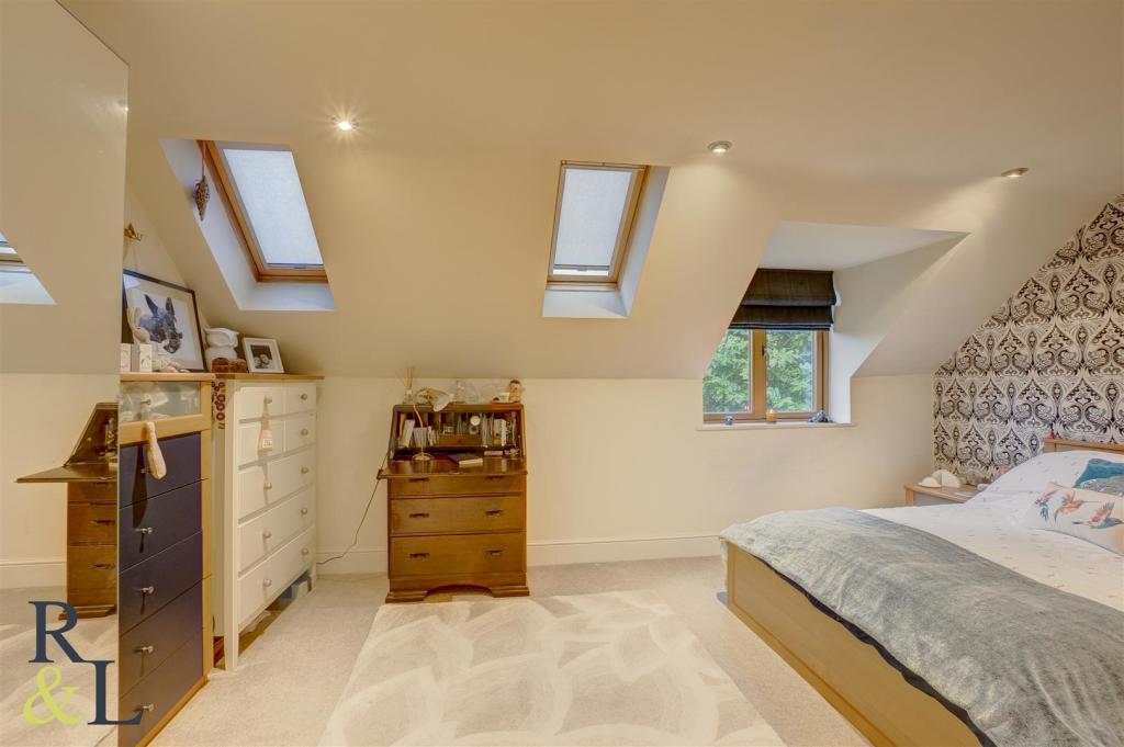 4 bedroom detached house for sale in Saddlers Gate, Radcliffe On Trent