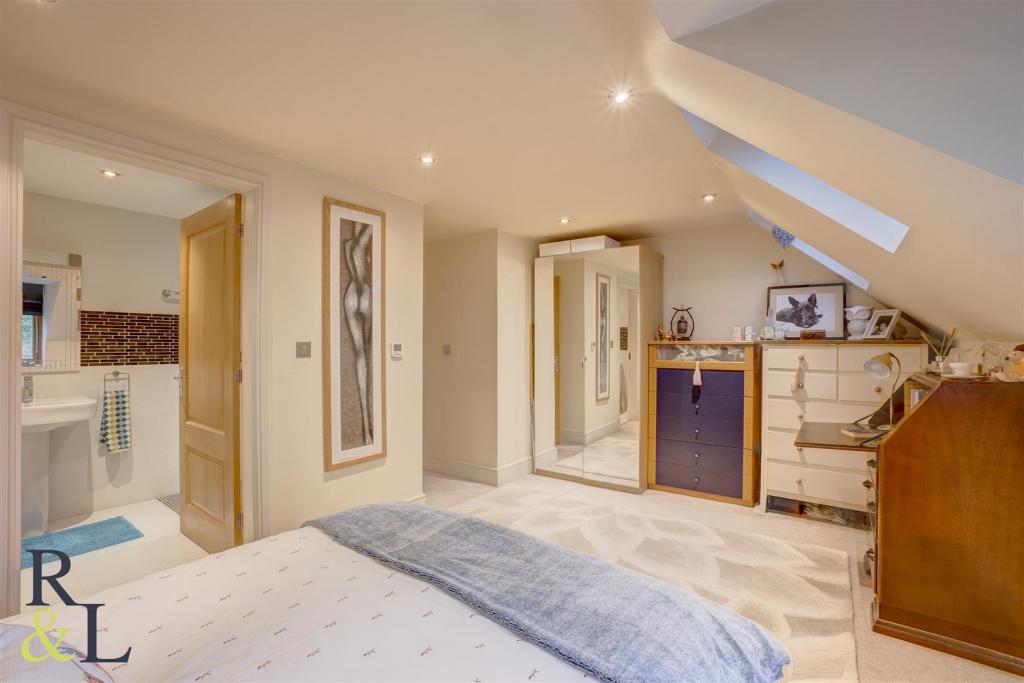 4 bedroom detached house for sale in Saddlers Gate, Radcliffe On Trent