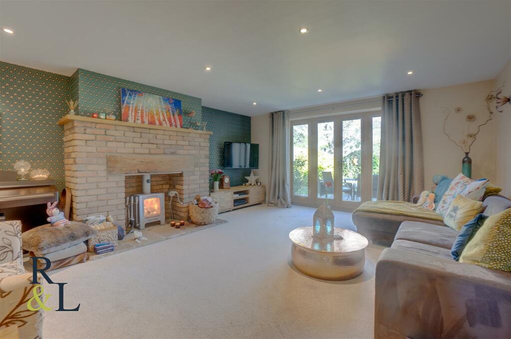 4 bedroom detached house for sale in Saddlers Gate, Radcliffe On Trent