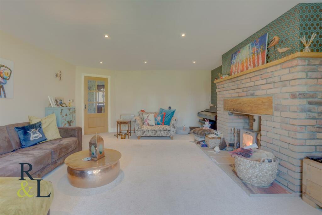 4 bedroom detached house for sale in Saddlers Gate, Radcliffe On Trent