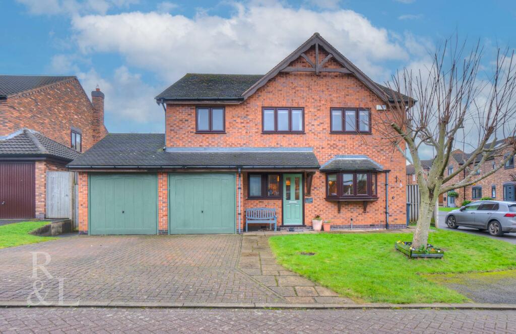 5 bedroom detached house for sale in Harston Gardens, West Bridgford