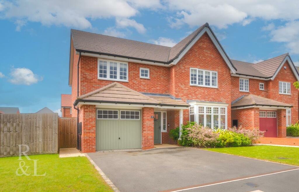 4 bedroom detached house for sale in Wisteria Drive, Edwalton