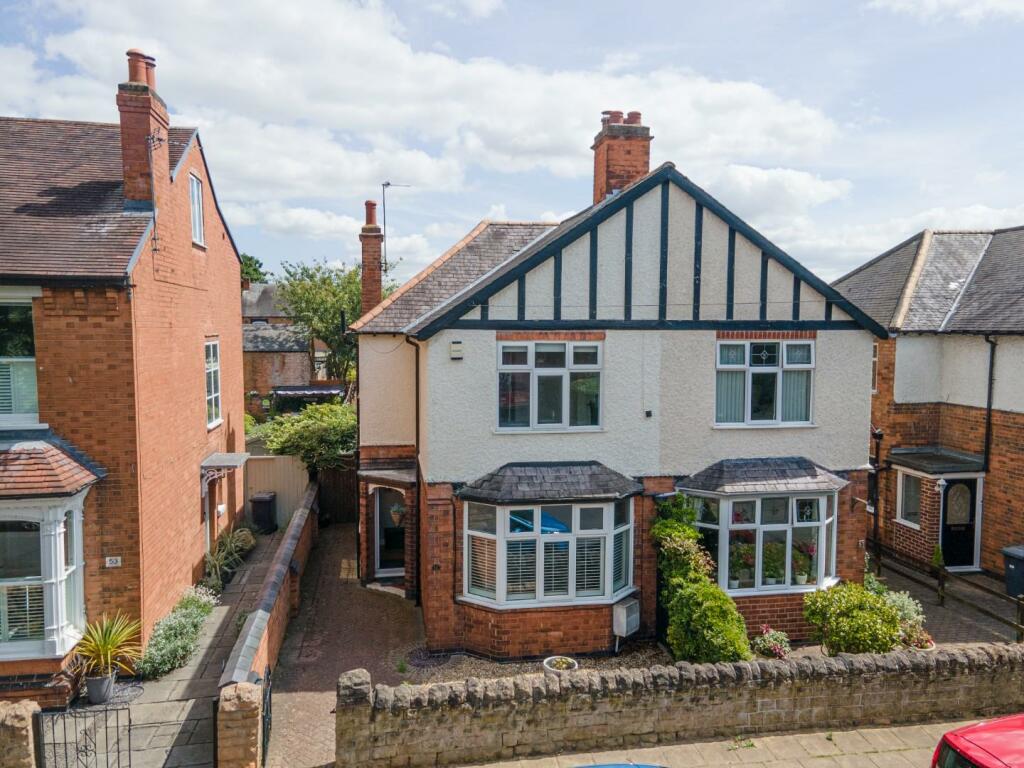 3 bedroom semidetached house for sale in Highfield Road, West