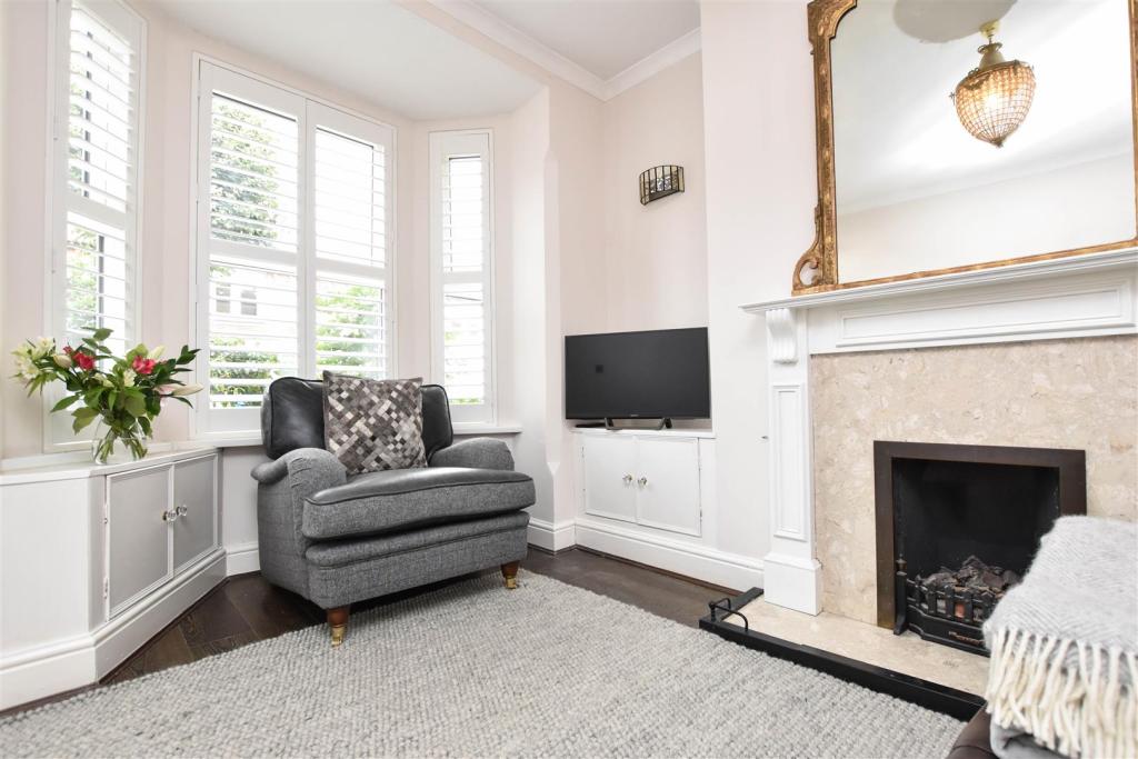 2 bedroom terraced house for sale in Portland Road, West Bridgford
