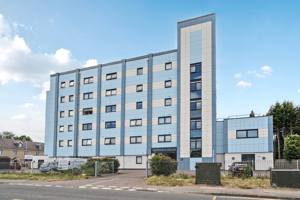 Main image of property: Hitchin Road, Arlesey, SG15