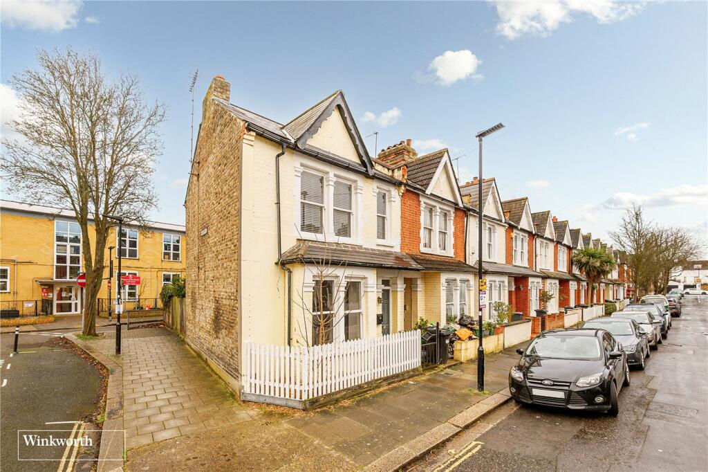 2 bedroom end of terrace house for sale in Geraldine Road, Chiswick, W4