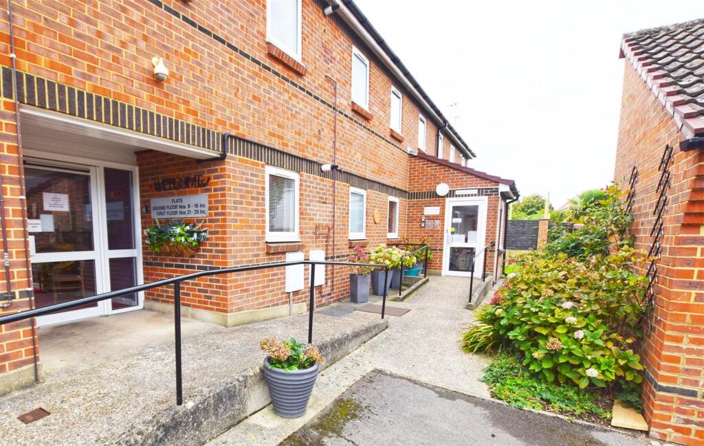 Main image of property: Guardian Court, London Road, Rainham