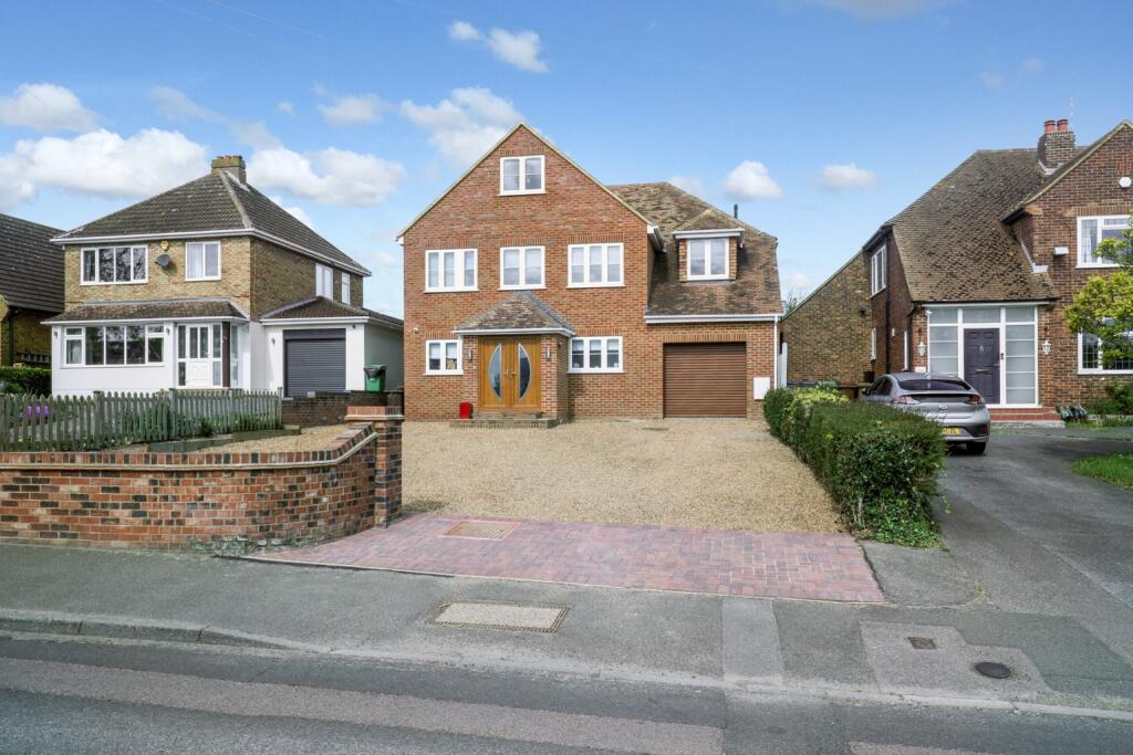 6 bedroom detached house for sale in Borden Lane, Borden, Sittingbourne, Kent, ME9 8HR, ME9