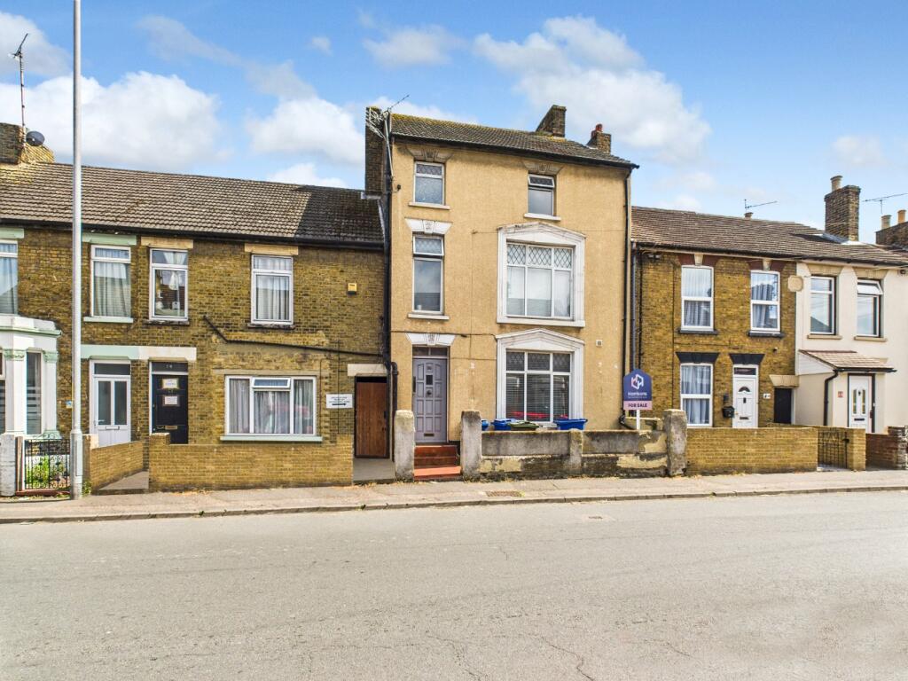 5 bedroom semi-detached house
