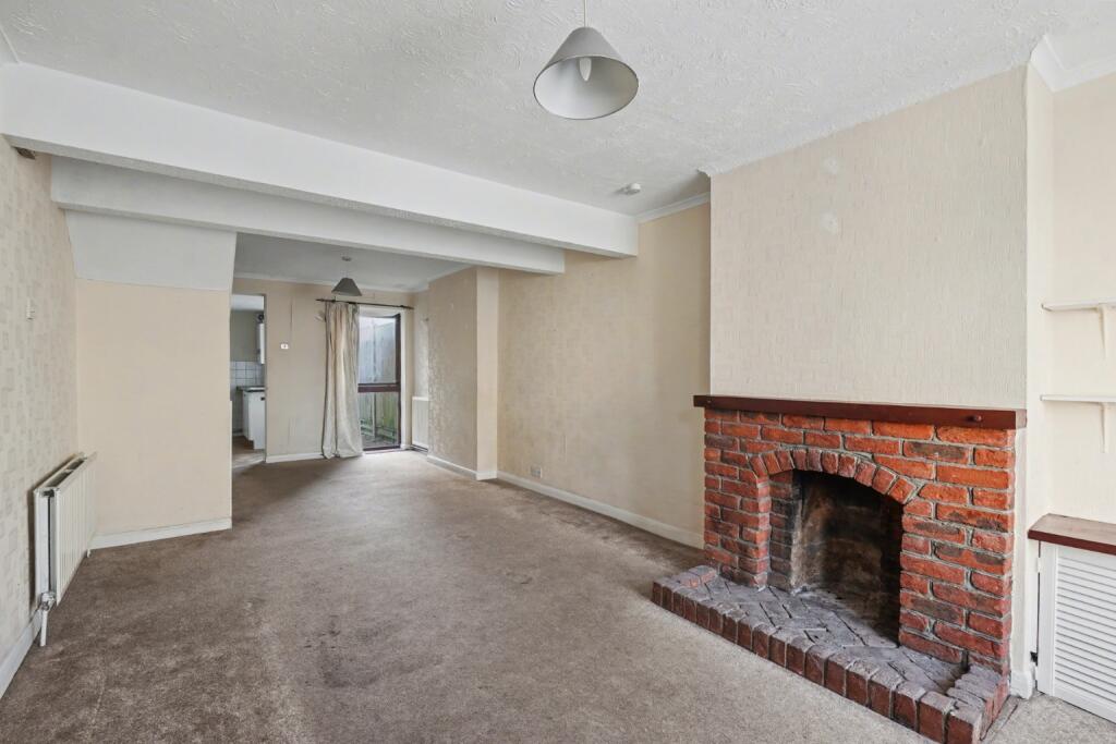 Main image of property: Cowper Road, Sittingbourne, Kent, ME10 3AL