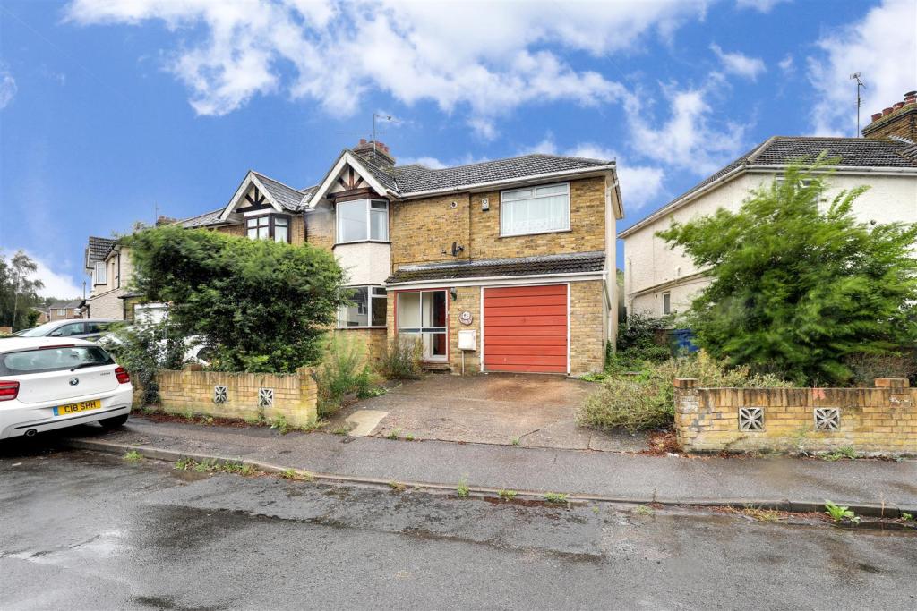 3 bedroom semidetached house for sale in Brier Road, Sittingbourne, ME10