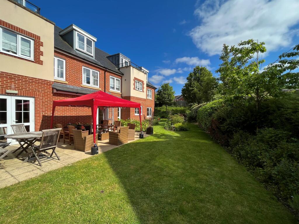 1 bedroom retirement property for sale in Radwinter Road, Saffron