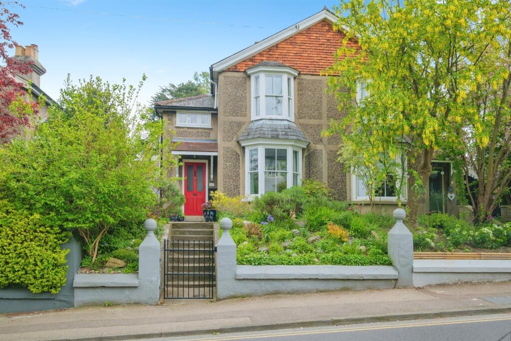 3 bedroom semidetached house for sale in Debden Road, Saffron Walden, CB11