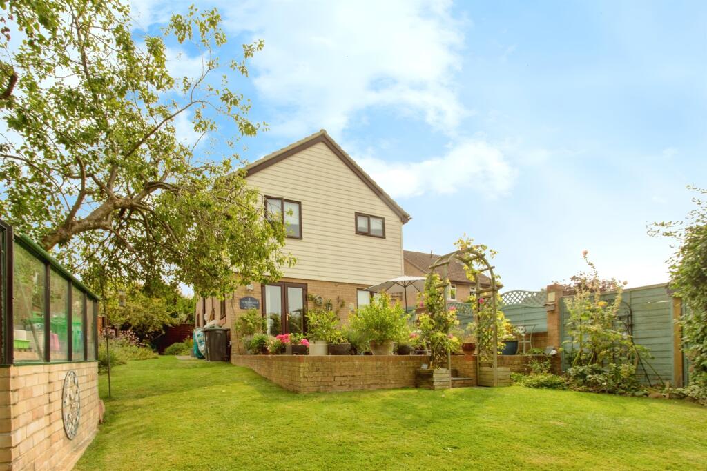 Additional property image - Usterdale Road, Saffron Walden