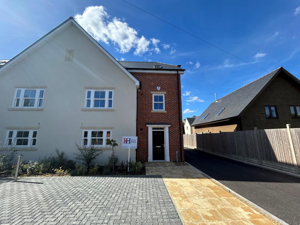 Main image of property: Thaxted Road, Saffron Walden