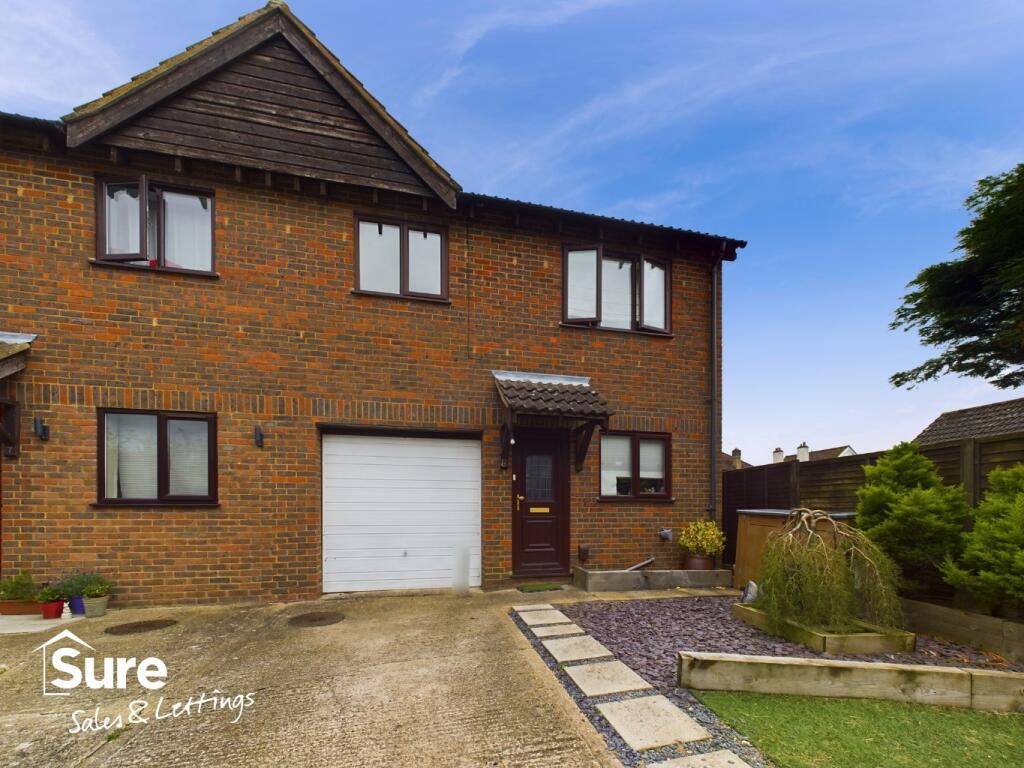 Main image of property: Ellen Close, Hemel Hempstead, Hertfordshire, HP2 5LX