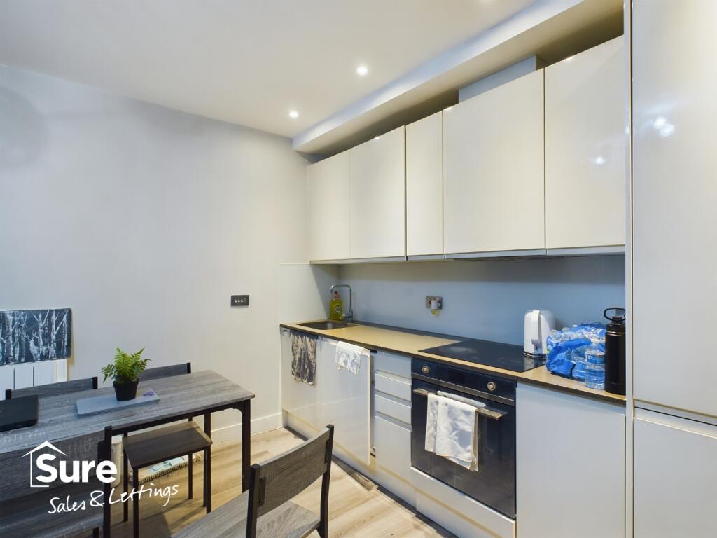 Main image of property: Bridge Court, Bridge Street, Hemel Hempstead, Hertfordshire, HP1 1FU