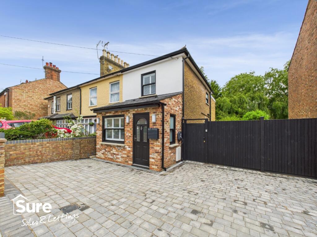 Main image of property: Park St, Park Street, St Albans AL2 2PE