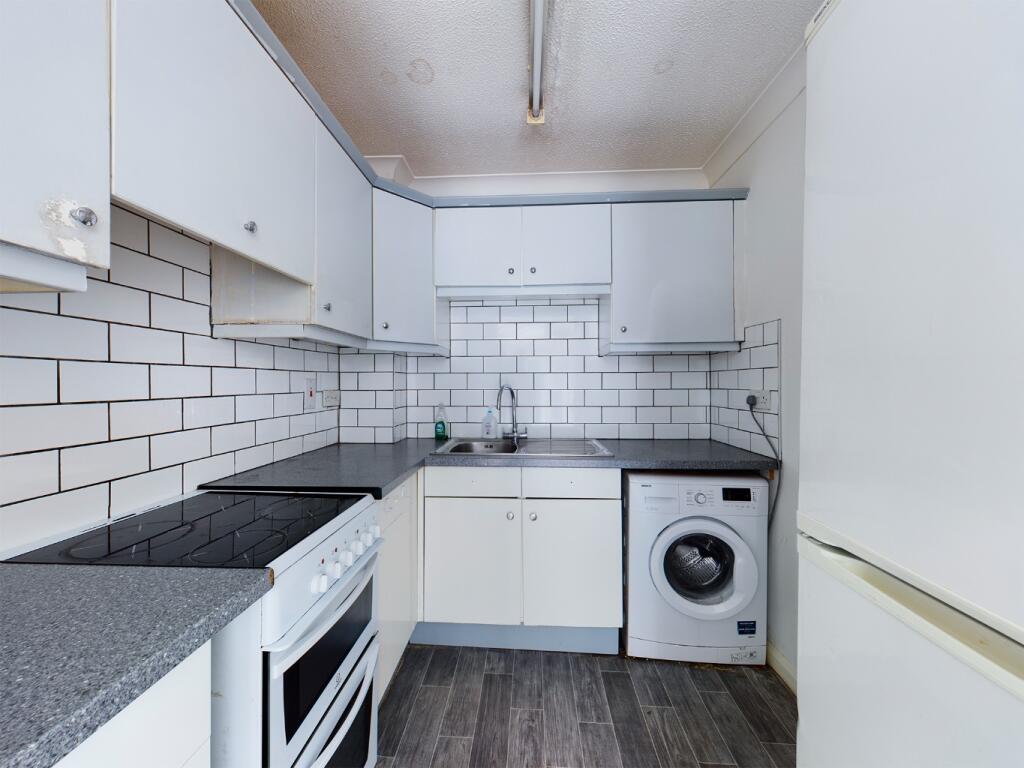 Main image of property: Alison Court, Wood End Close, Hemel Hempstead, Hertfordshire, HP2 4QA
