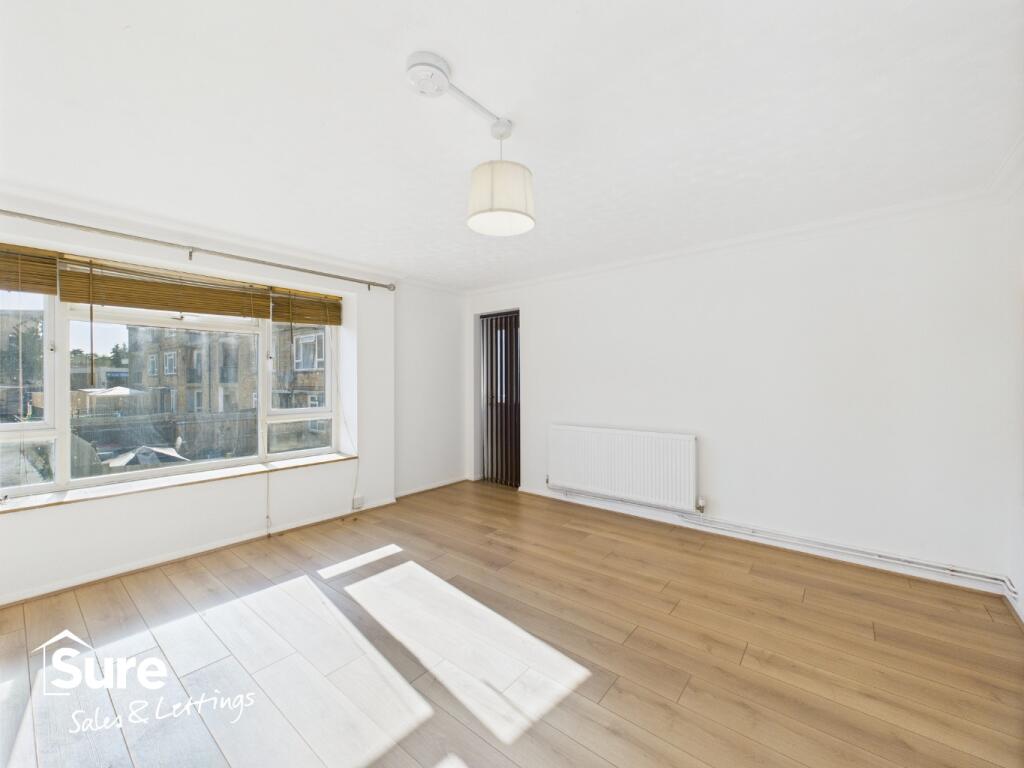 Main image of property: Hillary Road, Hemel Hempstead, Hertfordshire, HP2 4HU
