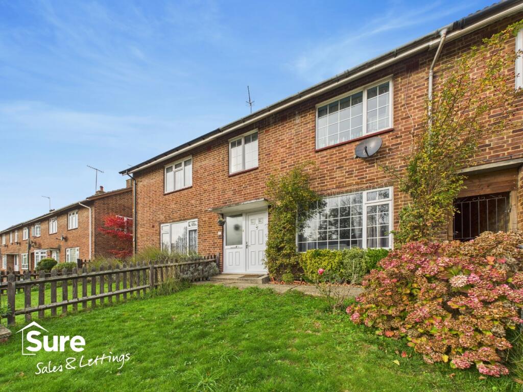 Main image of property: Barnacres Road, Hemel Hempstead, Hertfordshire, HP3 8JQ