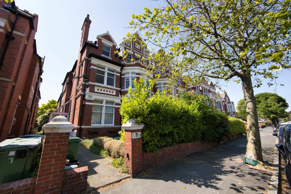 2 bedroom for sale in Grimston Avenue, Folkestone, CT20