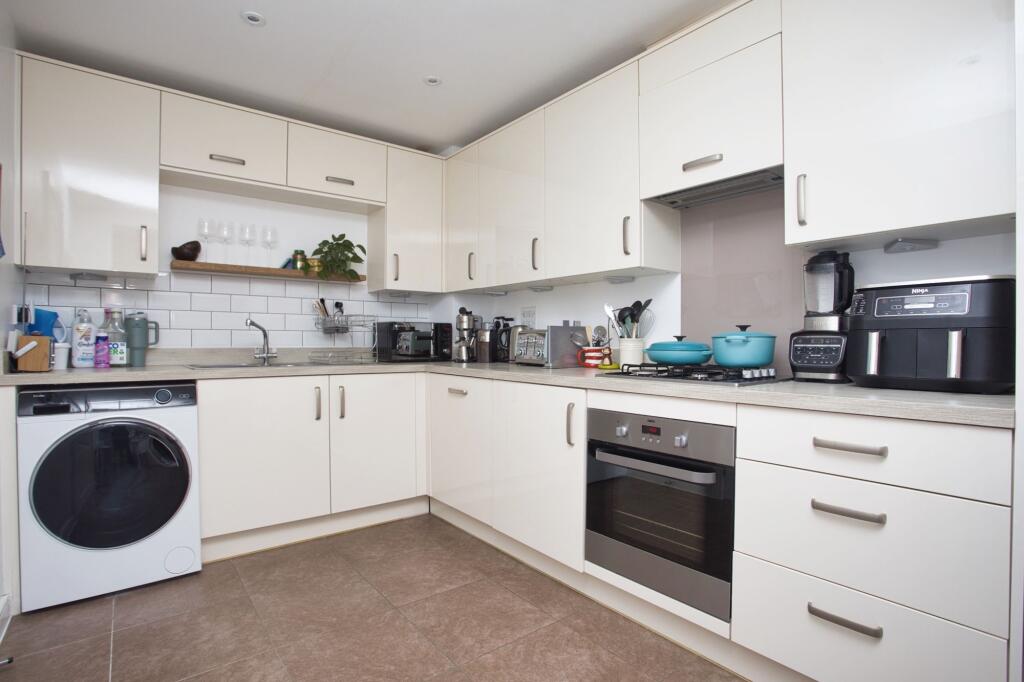 Additional property image - Curzon Avenue, Folkestone, CT20