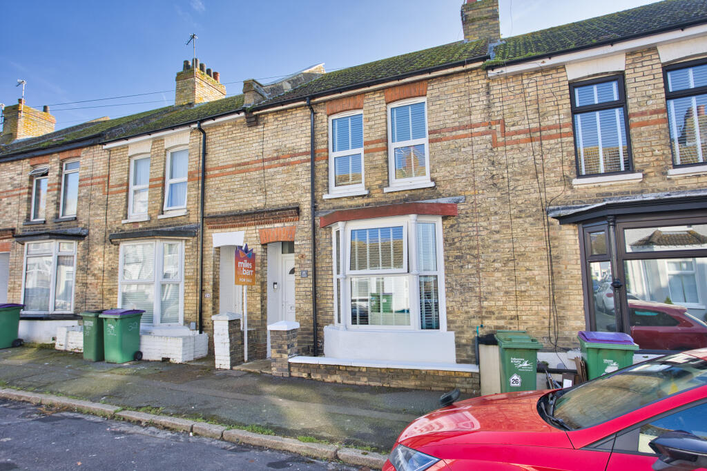 Main image of property: Fernbank Crescent, Folkestone, CT19