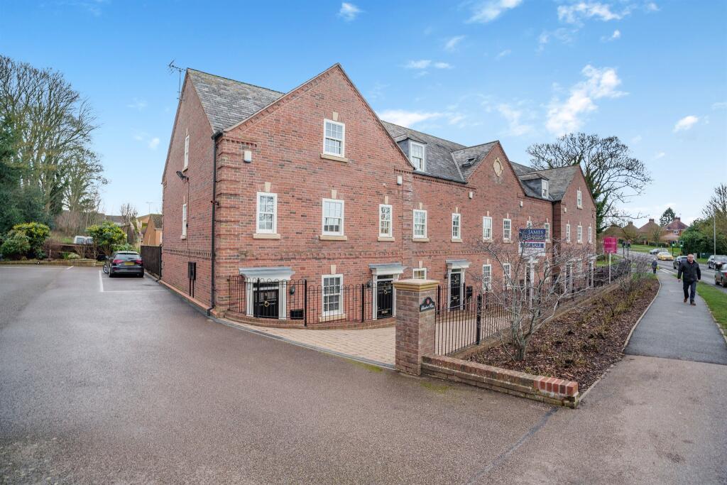 3 bedroom terraced house for sale in Ayston Road, Uppingham, Oakham, LE15