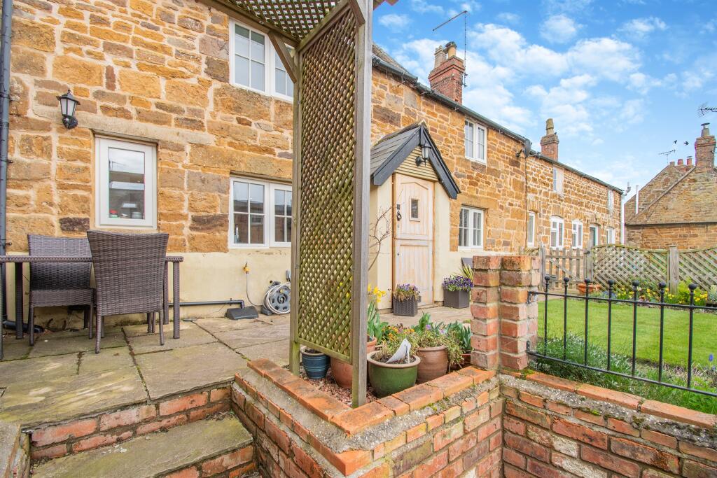 3 bedroom semidetached house for sale in Adderley Street, Uppingham