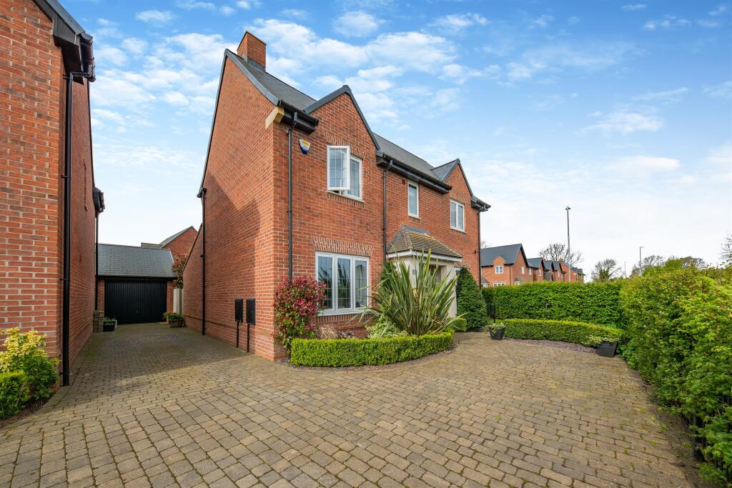 4 bedroom detached house for sale in Freer Drive, Uppingham, Oakham, LE15