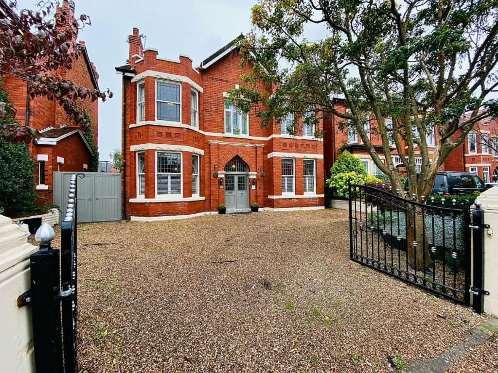 5 bedroom detached house for sale in Barrett Road, Birkdale, Southport, PR8