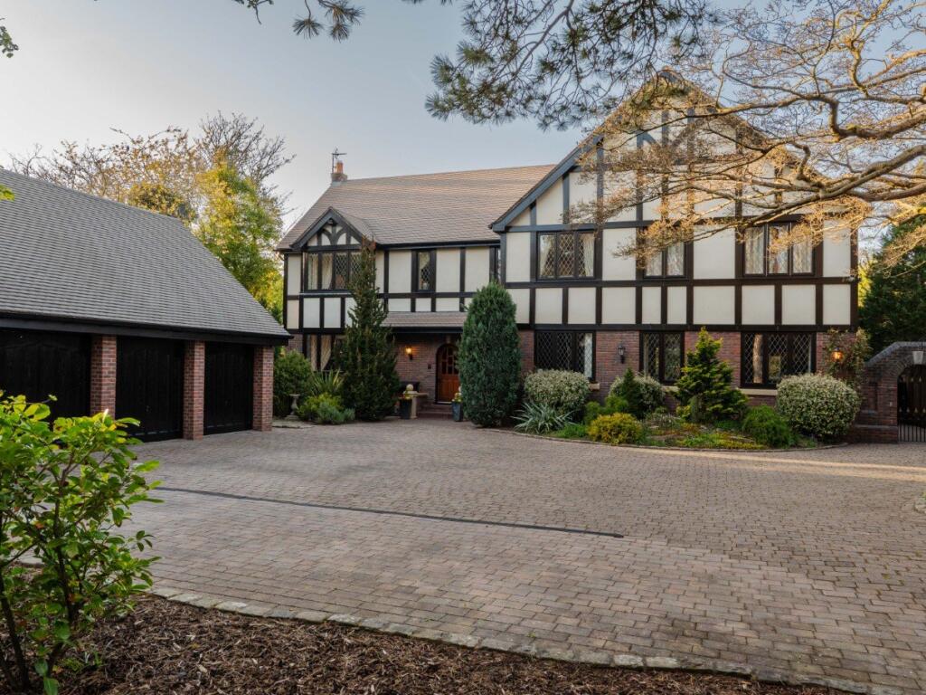 Main image of property: Victoria Road, Formby, Liverpool, L37