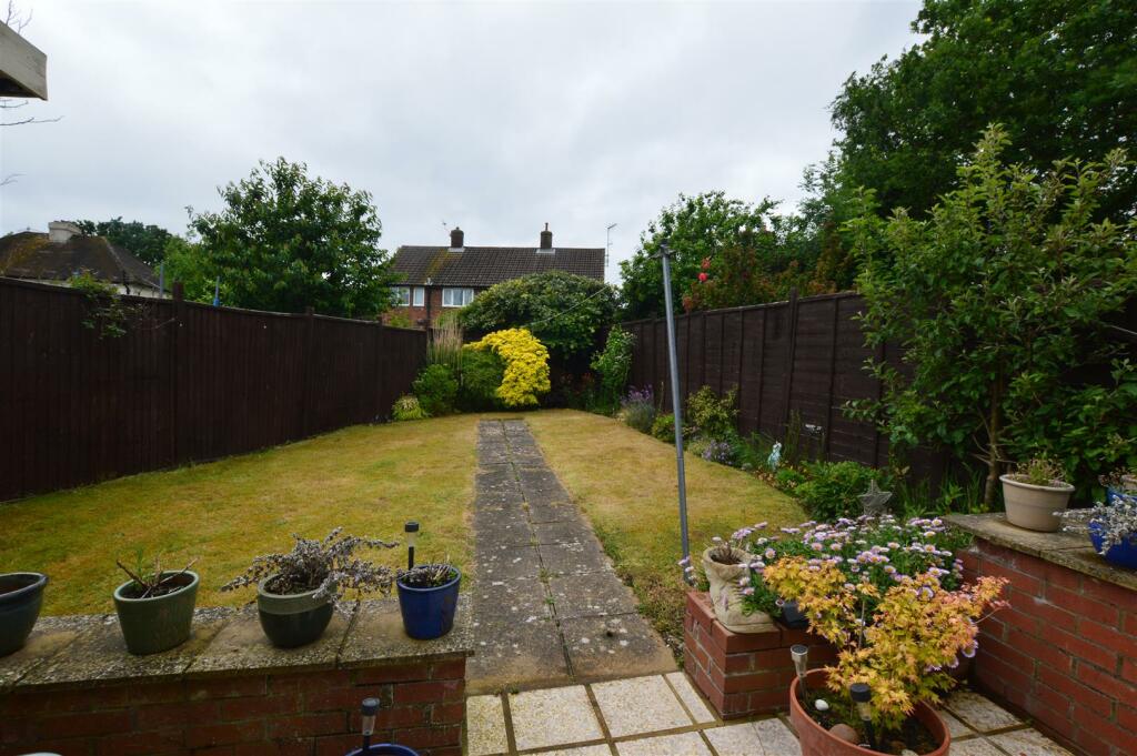 2 bedroom for sale in Deans Close, Stoke Poges, Slough, SL2