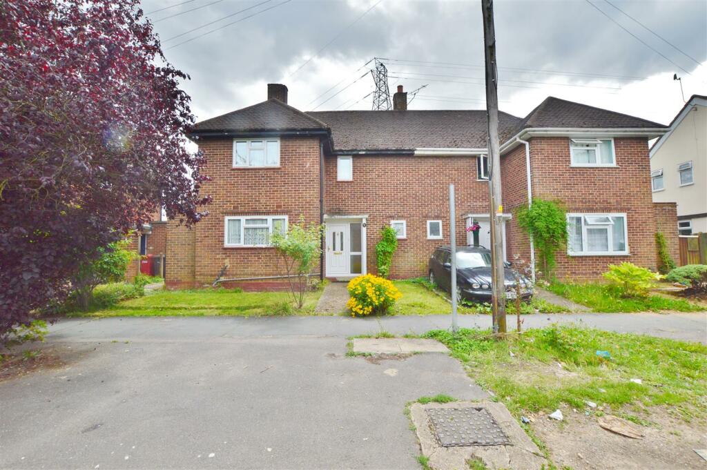 Main image of property: Hawthorne Crescent, Slough