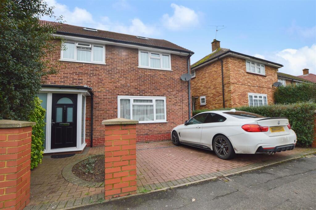 Main image of property: Chatfield, Slough