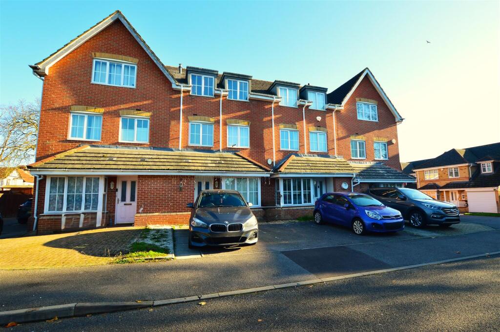 Main image of property: Broomfield Gate, Slough