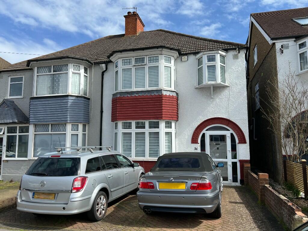 3 bedroom semidetached house for rent in Verdayne Avenue, Croydon