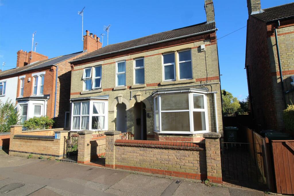 3 bedroom semi-detached house for sale in Granville Street, Peterborough, PE1