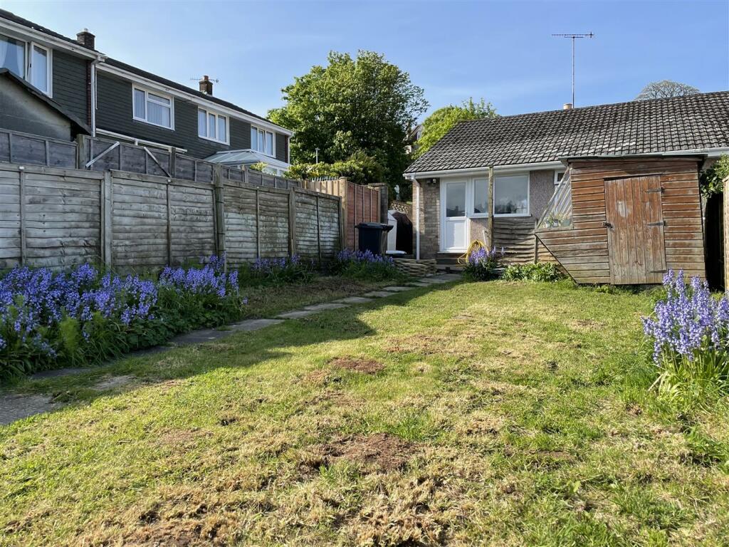 2 bedroom semidetached bungalow for sale in Oldmixon Road, Weston