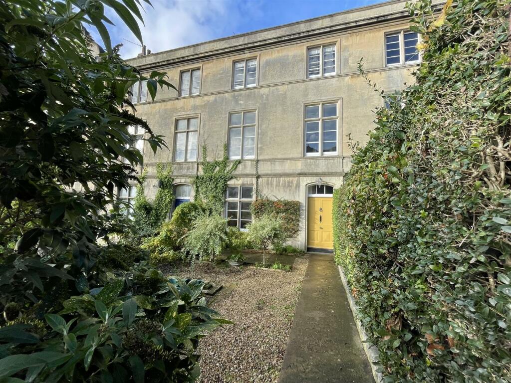 4 bedroom terraced house for sale in Lower Church Road, WestonsuperMare, BS23