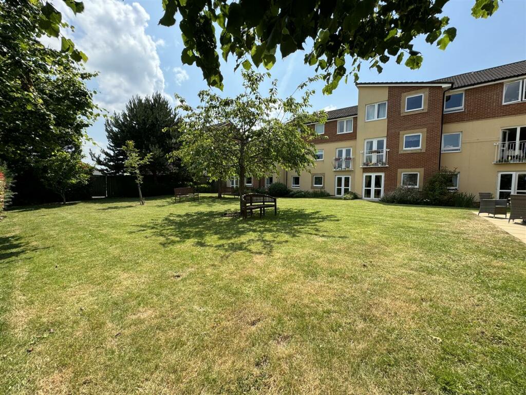 Additional property image - Station Road, Worle, Weston-Super-Mare