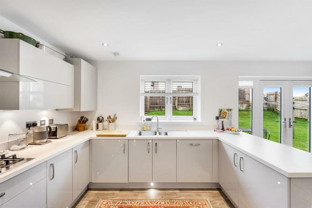 Additional property image - Wentwood Drive, Bleadon Hill - Stunning Home!