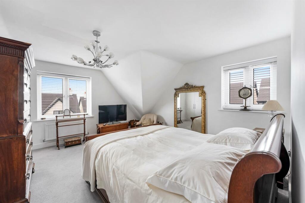 Additional property image - Wentwood Drive, Bleadon Hill - Stunning Home!