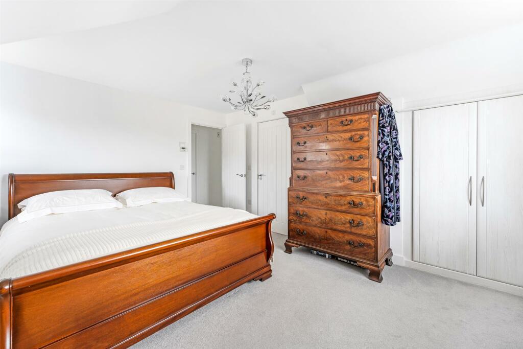 Additional property image - Wentwood Drive, Bleadon Hill - Stunning Home!