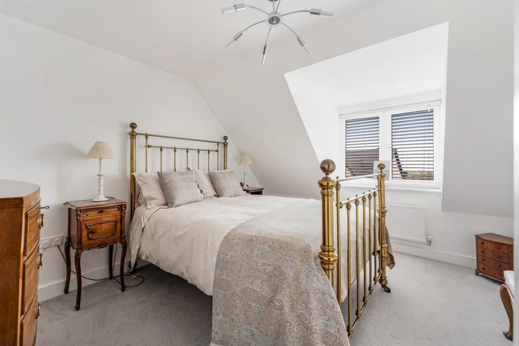 Additional property image - Wentwood Drive, Bleadon Hill - Stunning Home!